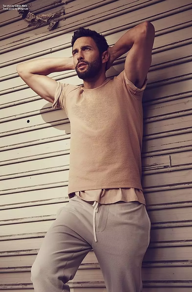 Noah Mills אין אַ ספּאָרטי עד מיט בילדער פון Beau Grealy פֿאַר אַססאָסיאַטעד NYC ספּרינג 2015. קוק עס אויס!