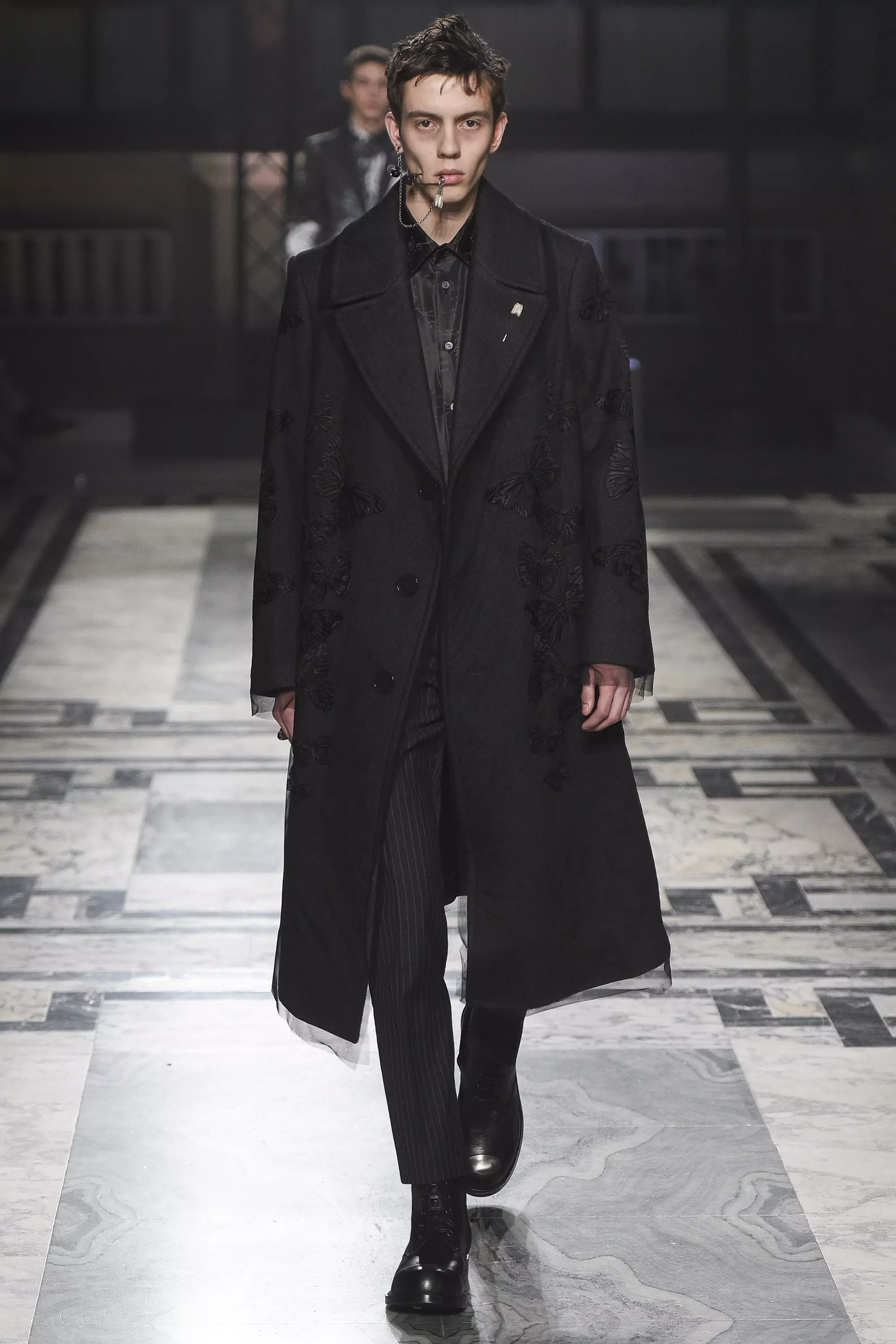 Alexander McQueen FW 2016 ລອນດອນ (15)