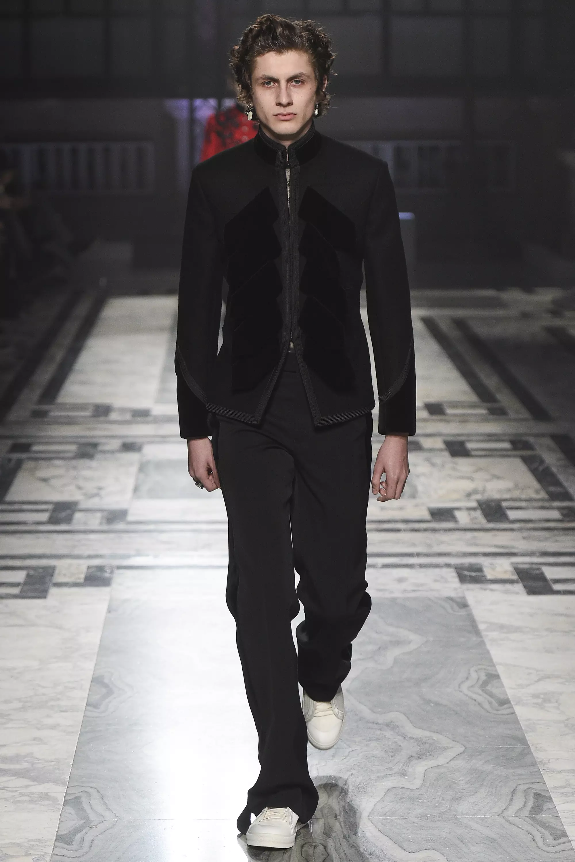 Alexander McQueen FW 2016 Лондон (24)