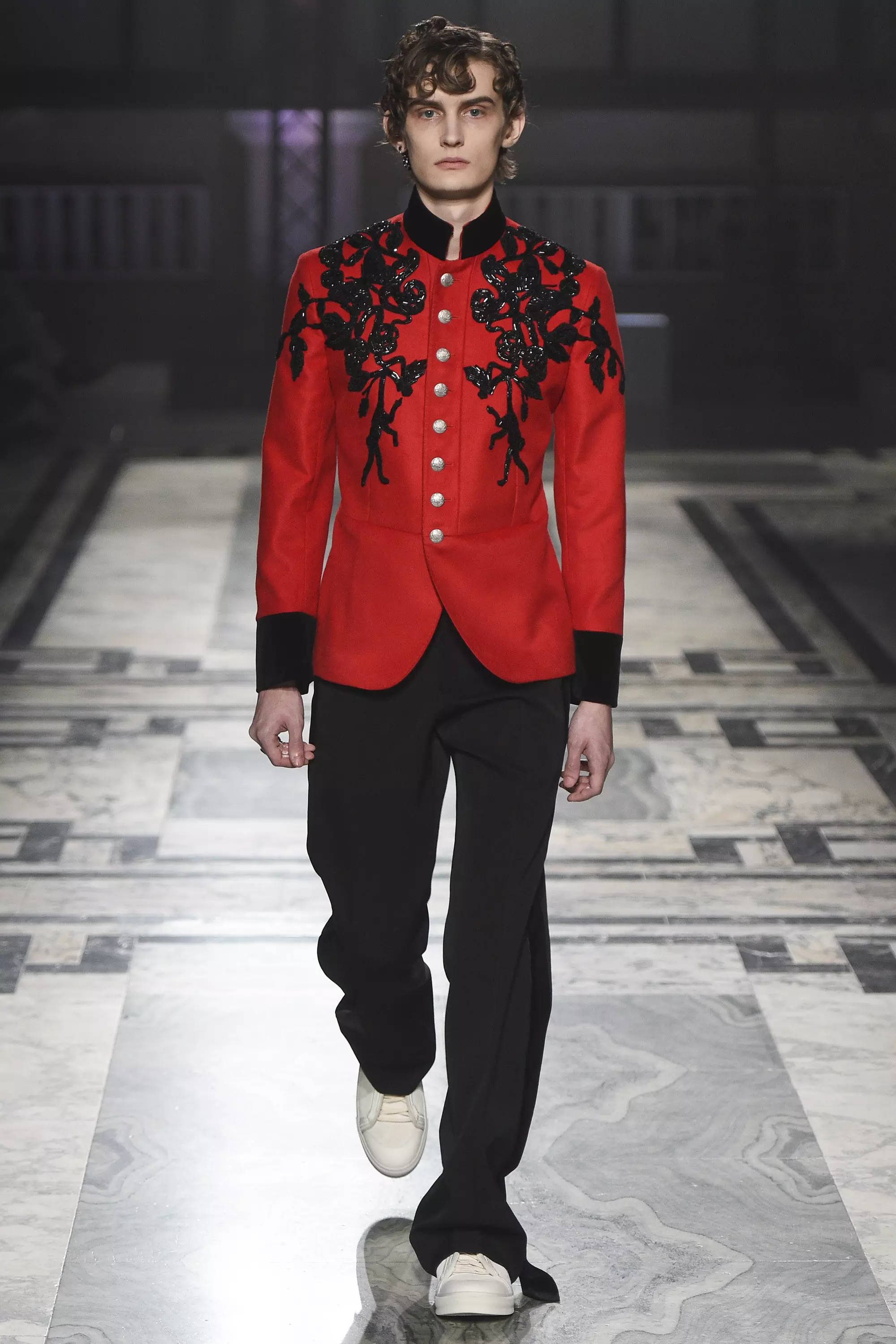 Alexander McQueen FW 2016 Londra (25)