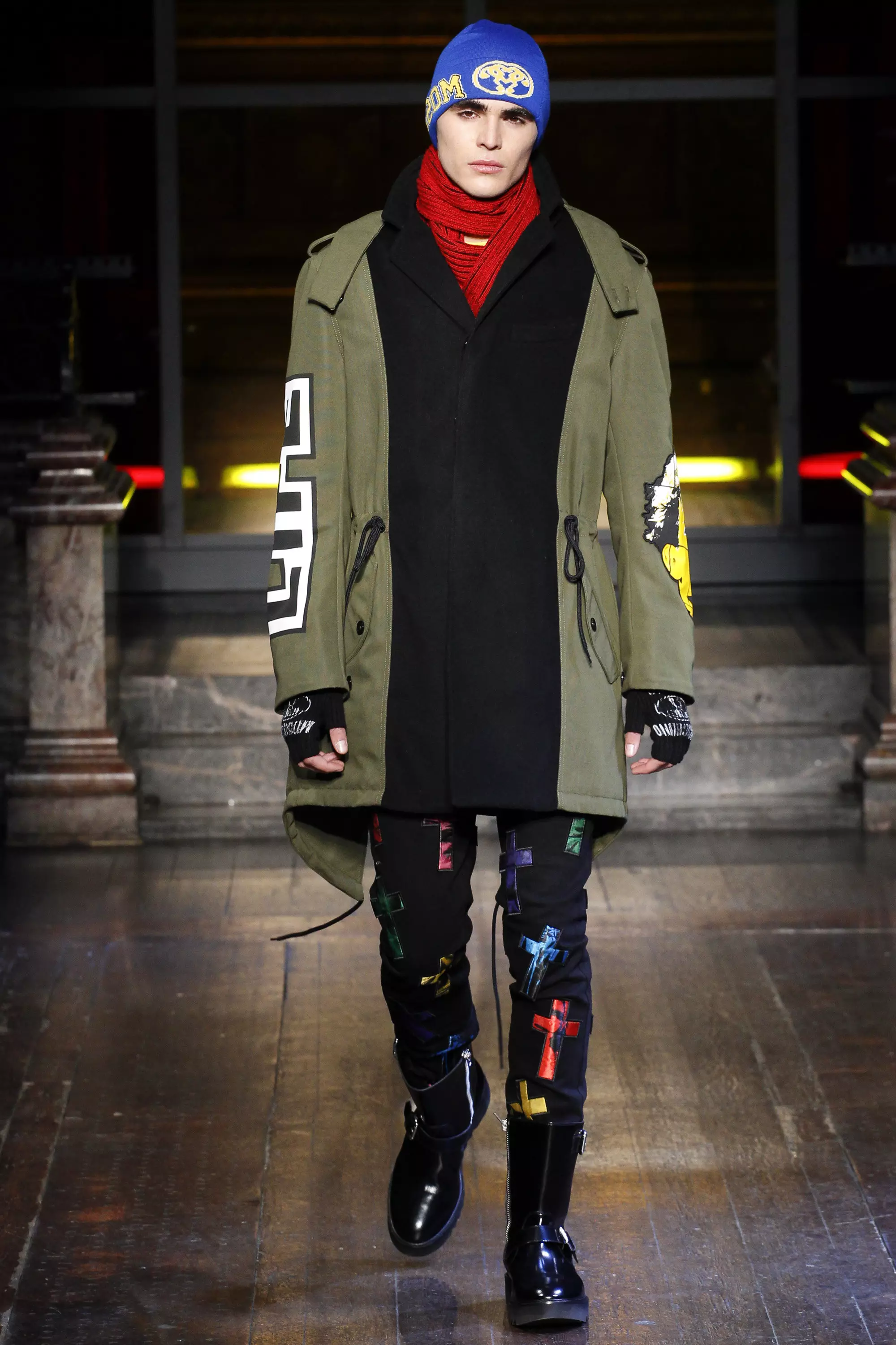 Moschino FW 2016 Londýn (29)