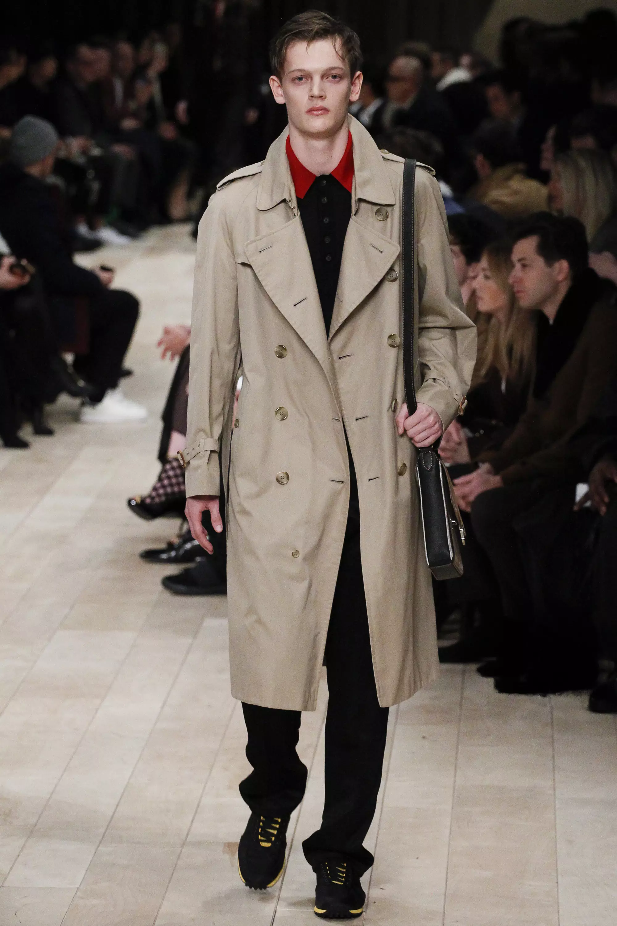 Burberry FW 2016 Լոնդոն (20)