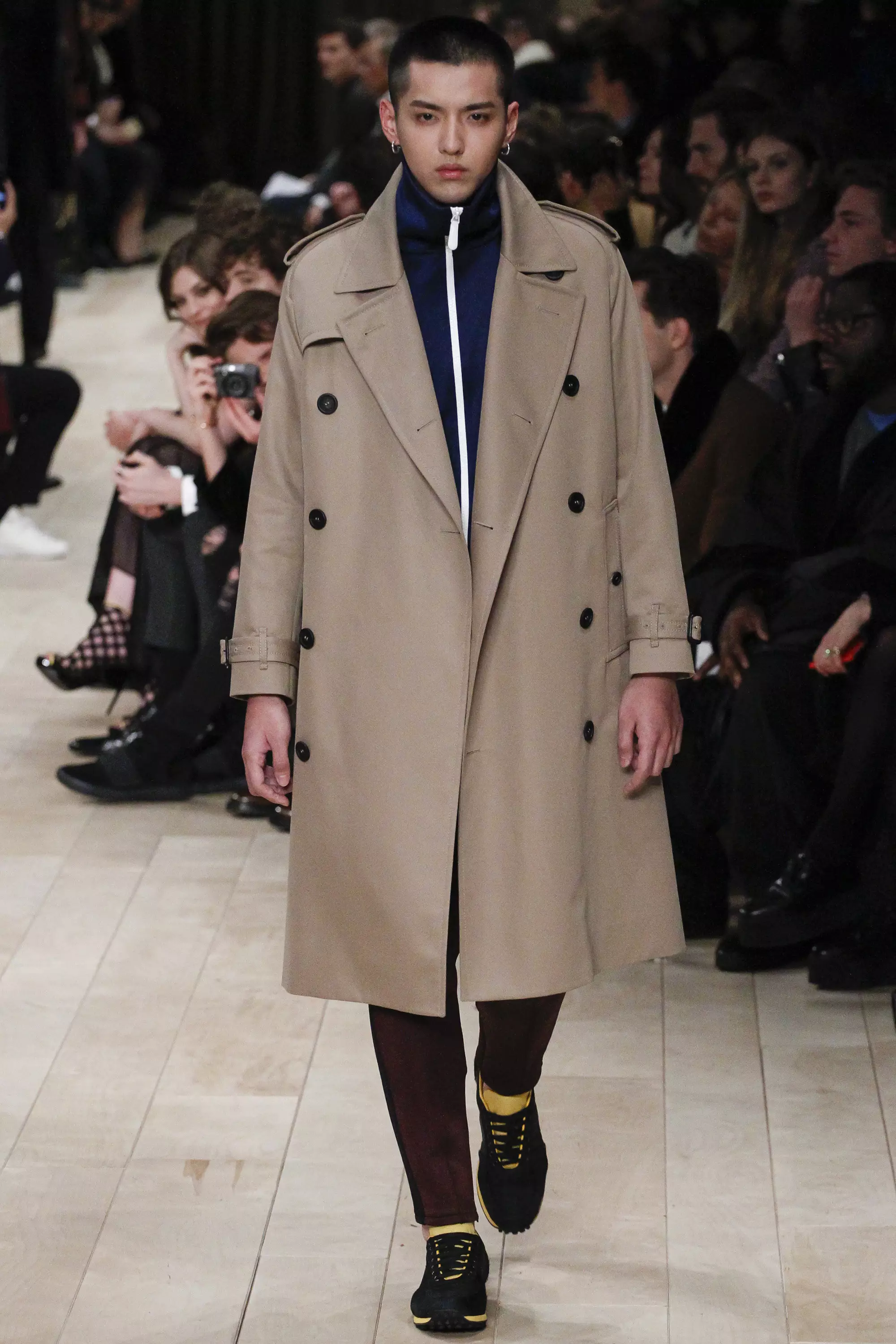 Burberry FW 2016 Լոնդոն (25)