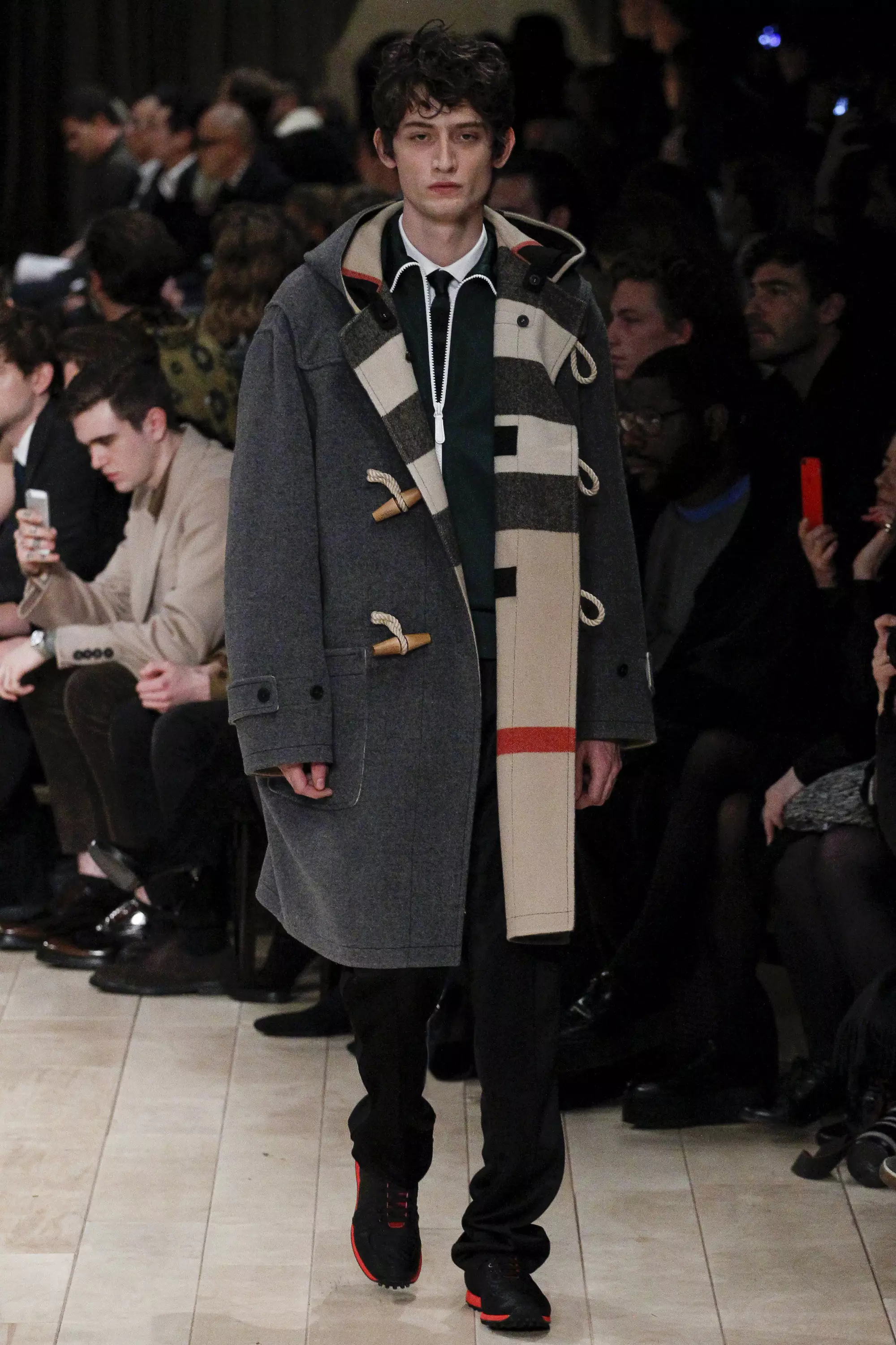 Burberry FW 2016 Լոնդոն (42)