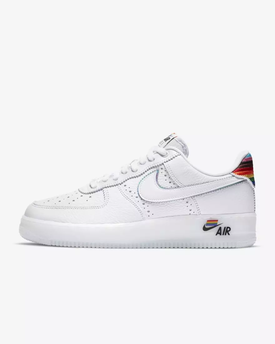 Nike Air Force 1 သည် ပိုမှန်သည်။