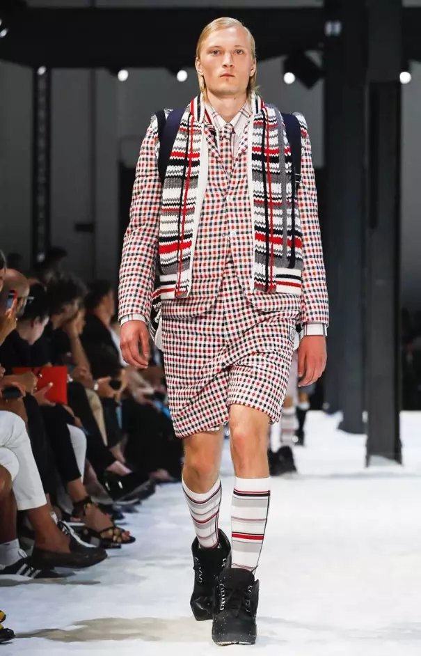 MONCLER GAMME BLEU FÉRFI RUHA, 2018. TAVASZI NYÁR MILÁNOS39