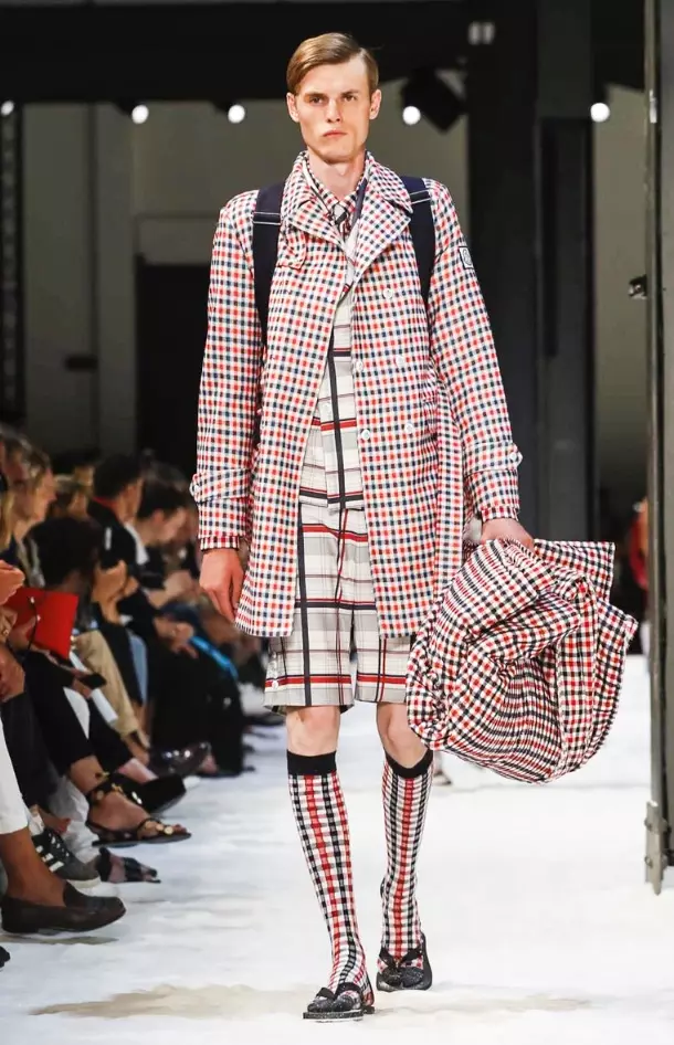 MONCLER GAMME BLEU FÉRFI RUHA, 2018. TAVASZI NYÁR MILÁN4