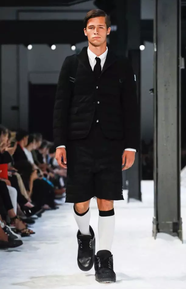 MONCLER GAMME BLEU FÉRFI RUHA, 2018. TAVASZI NYÁR MILÁN45