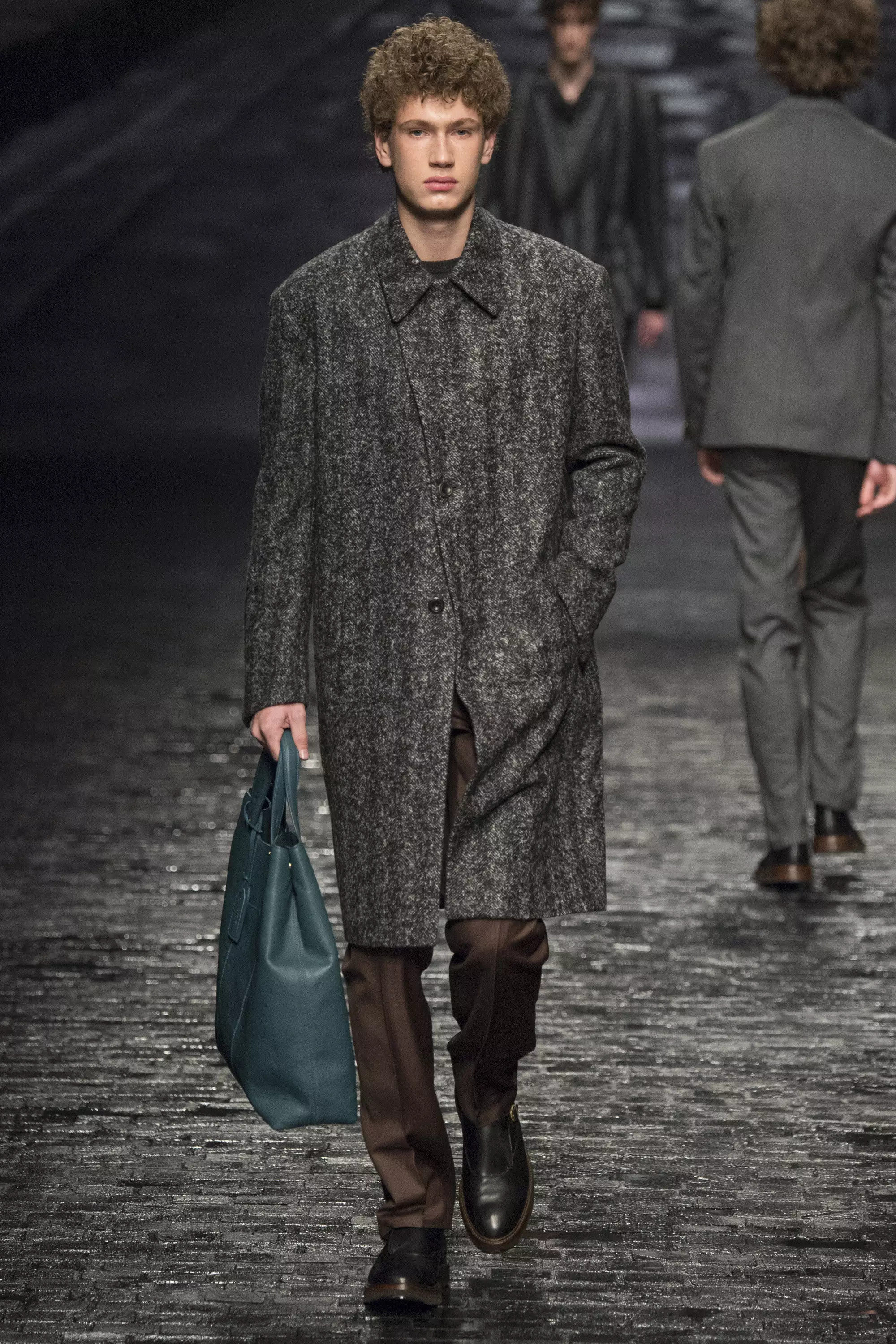 Corneliani FW 2016 Միլան (17)