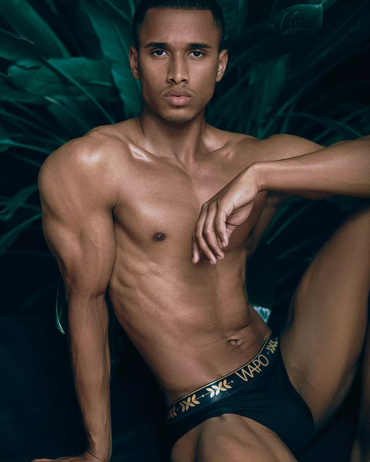 WAPO Wear presenta al modelo berlinés Tom Amponsah en tomas de Topper Komm