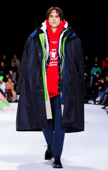 BALENCIAGA VISELÉSRE KÉSZ 2018. ŐSZI TÉL PÁRIS1