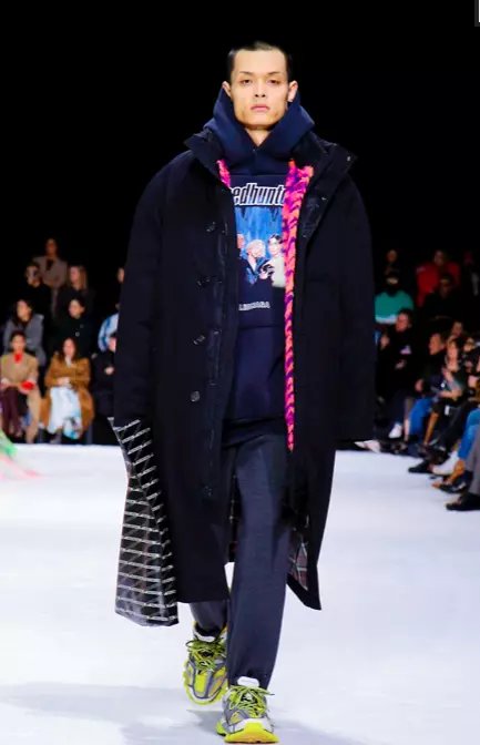 BALENCIAGA KLAAR OM HERFST WINTER 2018 PARIJS TE DRAGEN10