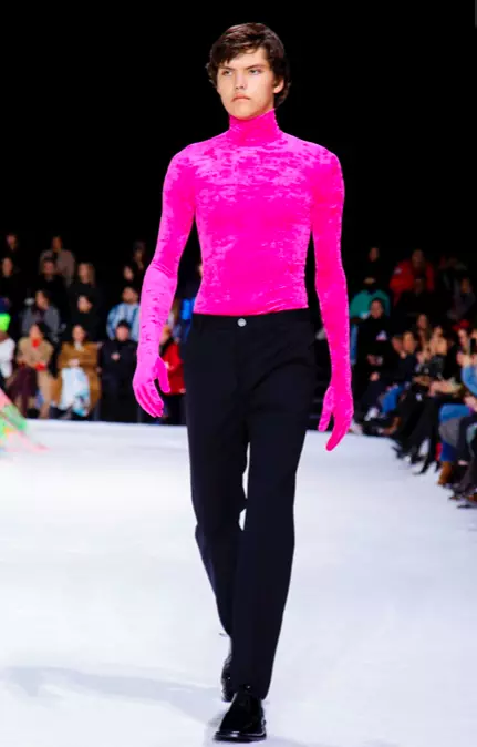 BALENCIAGA PRETA POR PORTI AŬTUNO VINTRO 2018 PARIS24