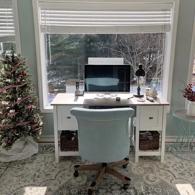 6 idées de décoration de porte de bureau de Noël festive