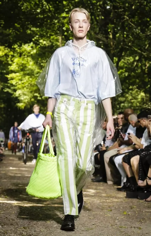 BALENCIAGA MENSWEAR Caij Nplooj Ntoos Hlav 2018 PARIS55