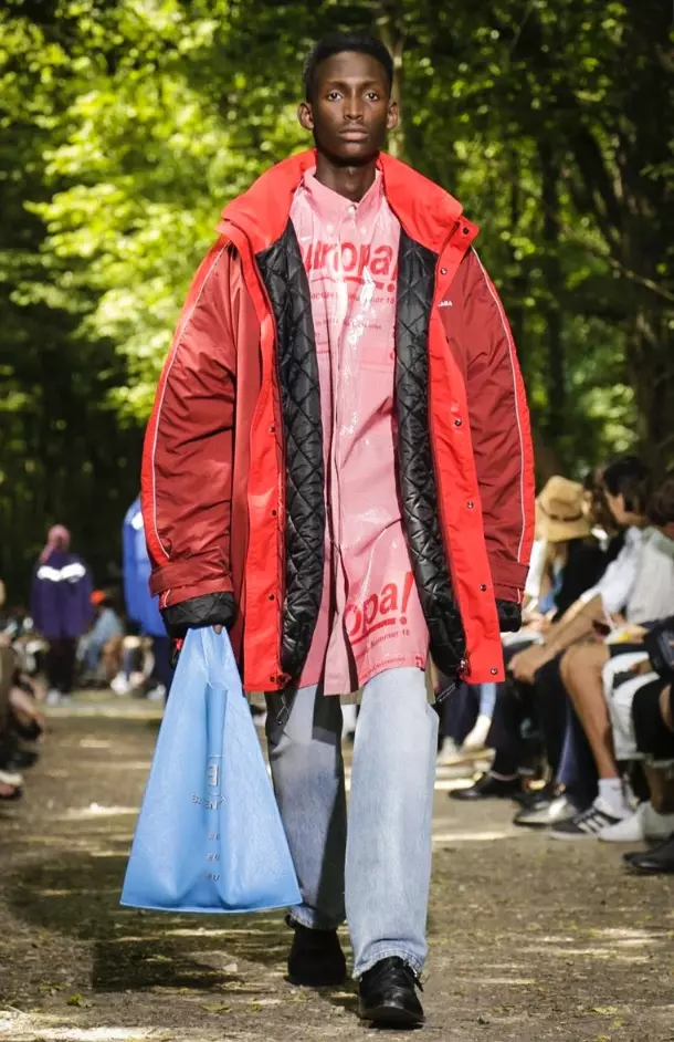 BALENCIAGA MENSWEAR Caij Nplooj Ntoos Hlav 2018 PARIS56