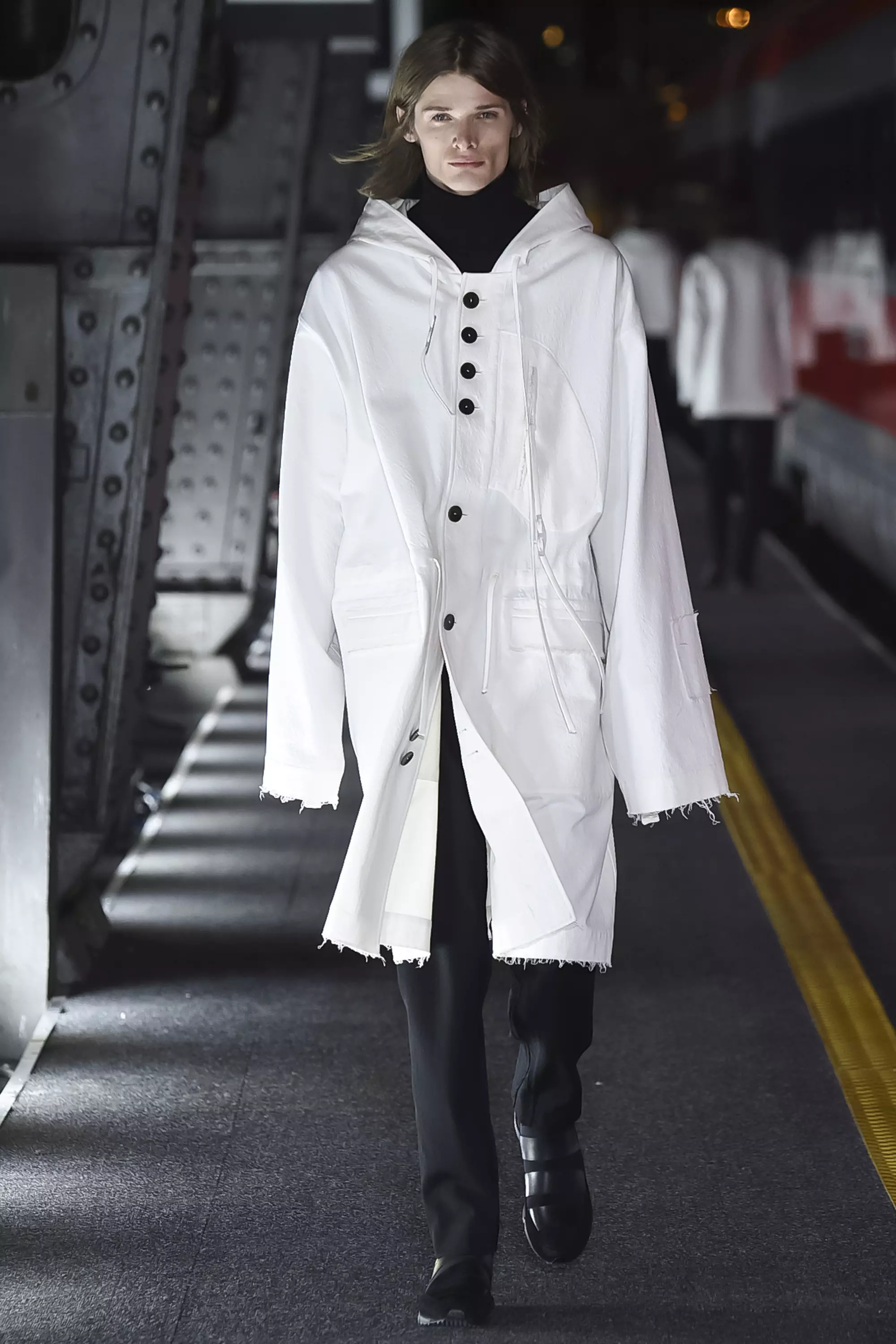 Damir Doma FW 16 မီလန် (၃)၊