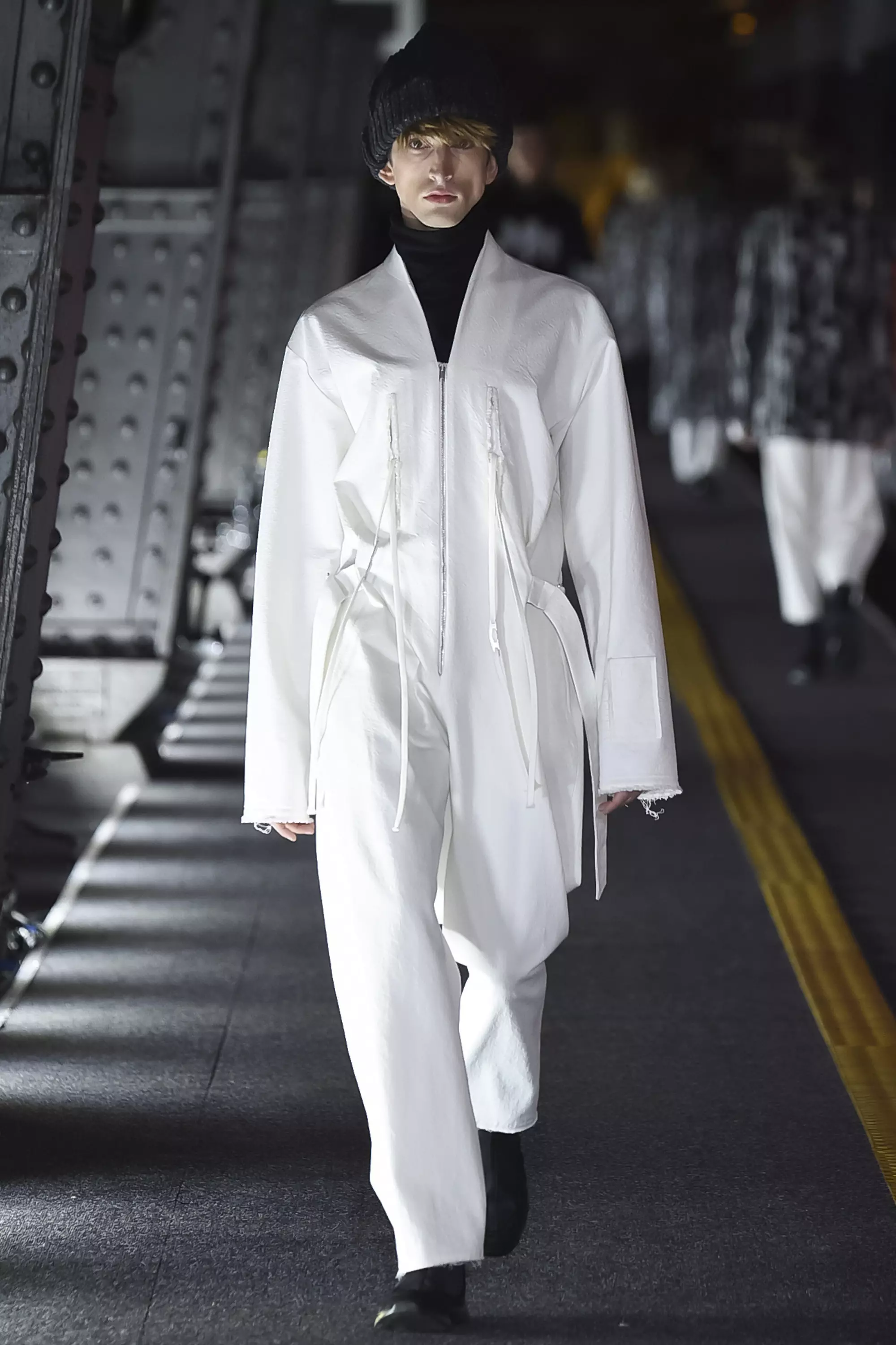 Damir Doma FW 16 မီလန် (၆)၊