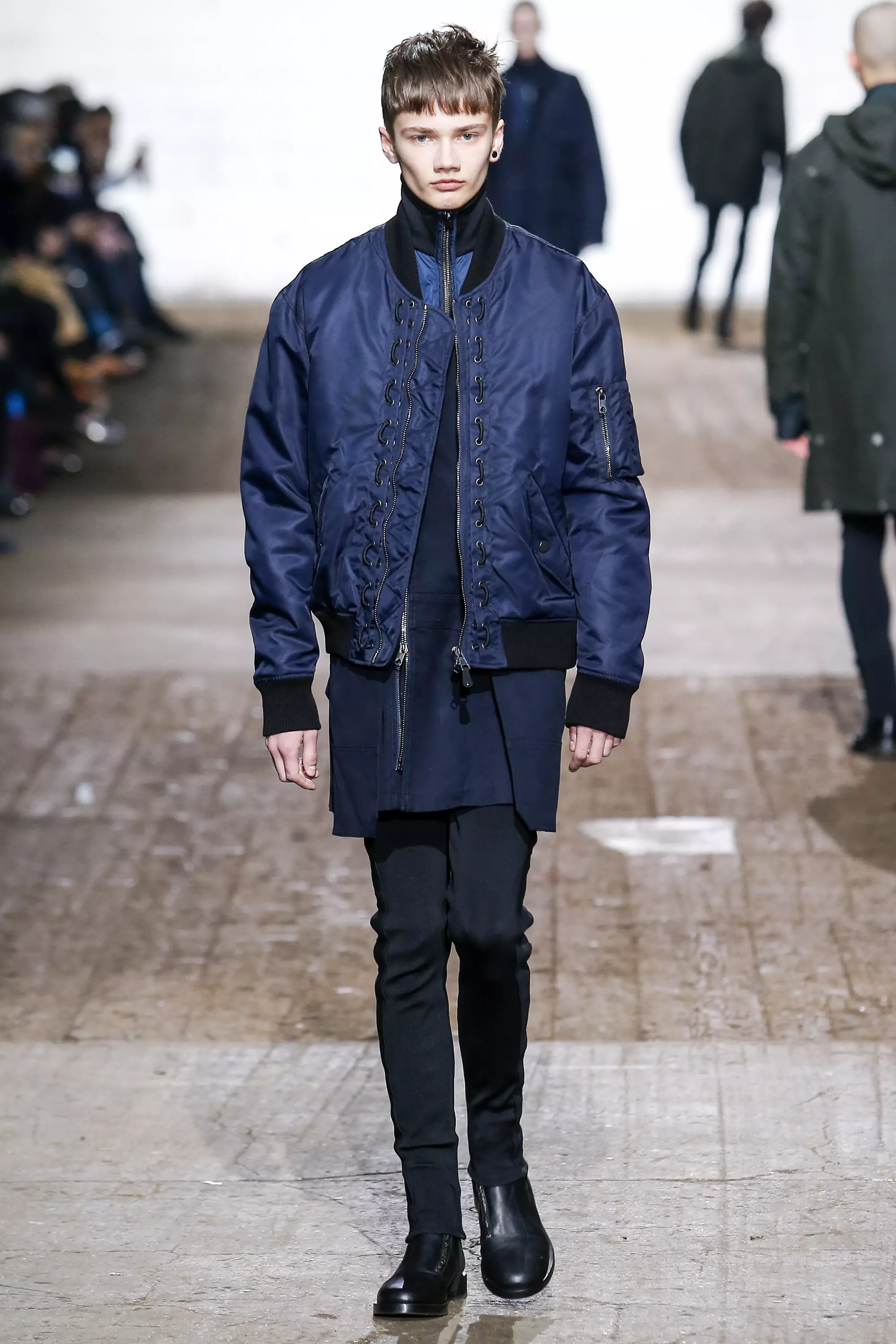 ディーゼルブラックゴールドFW16ミラノ（3）