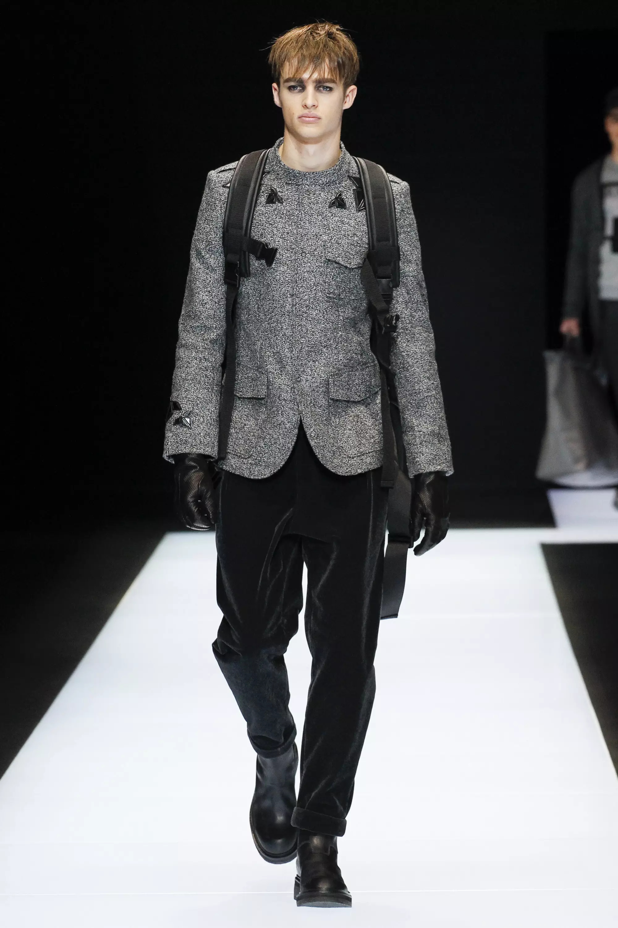 Emporio Armani FW 16 မီလန် (၁၅)၊