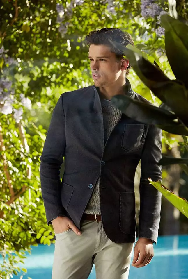 Tutustu miesten mallistoon osoitteessa www.massimodutti.com