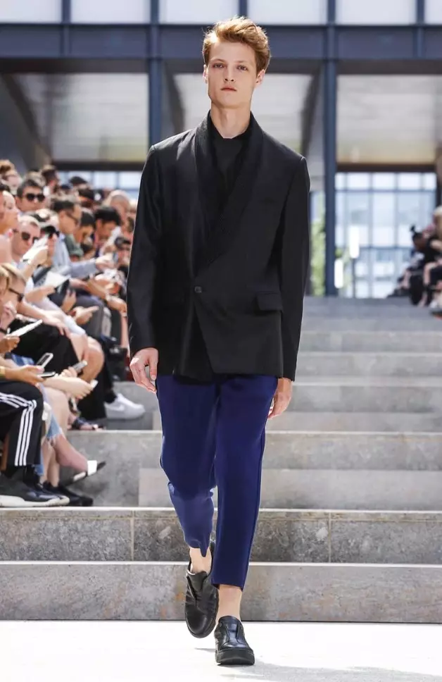 ISSEY MIYAKE MEN MEN SPRING SUMMER 2018 PARIS15 . คอลเลคชั่น