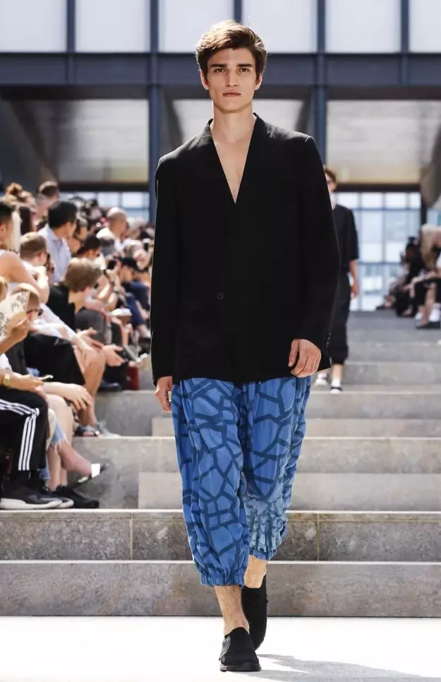 ISSEY MIYAKE GIZONEZKO GIZONEKOAK 2018KO UDABERRIA UDAKO PARIS17