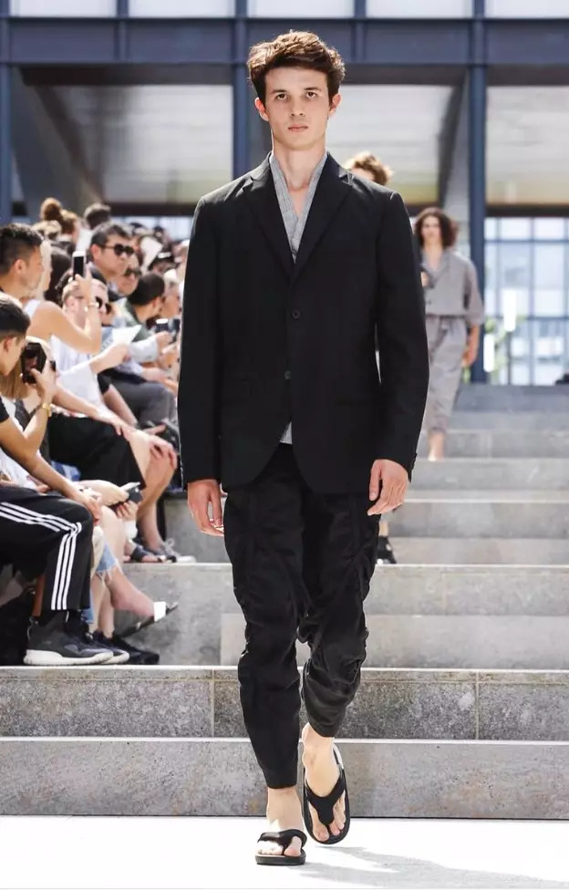 ISSEY MIYAKE MENSWEAR MENSWEAR SPRING SUMMER 2018 PARIS26