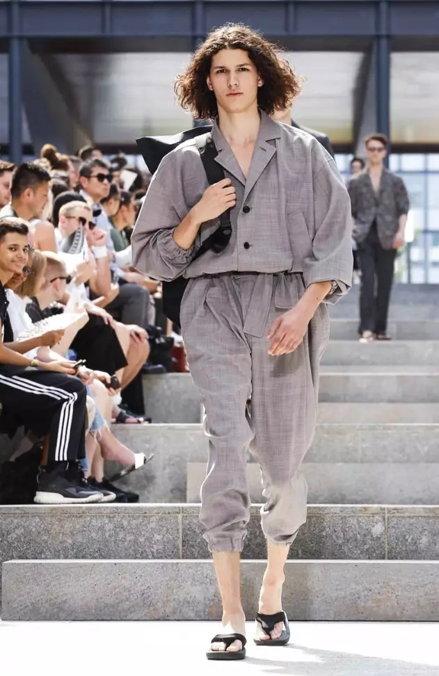 ISSEY MIYAKE MEN גברים אביב קיץ 2018 PARIS35