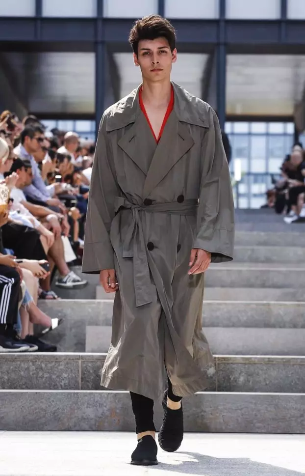 ISSEY MIYAKE GIZONEZKO GIZONEKOAK 2018KO UDABERRIA UDAKO PARIS54