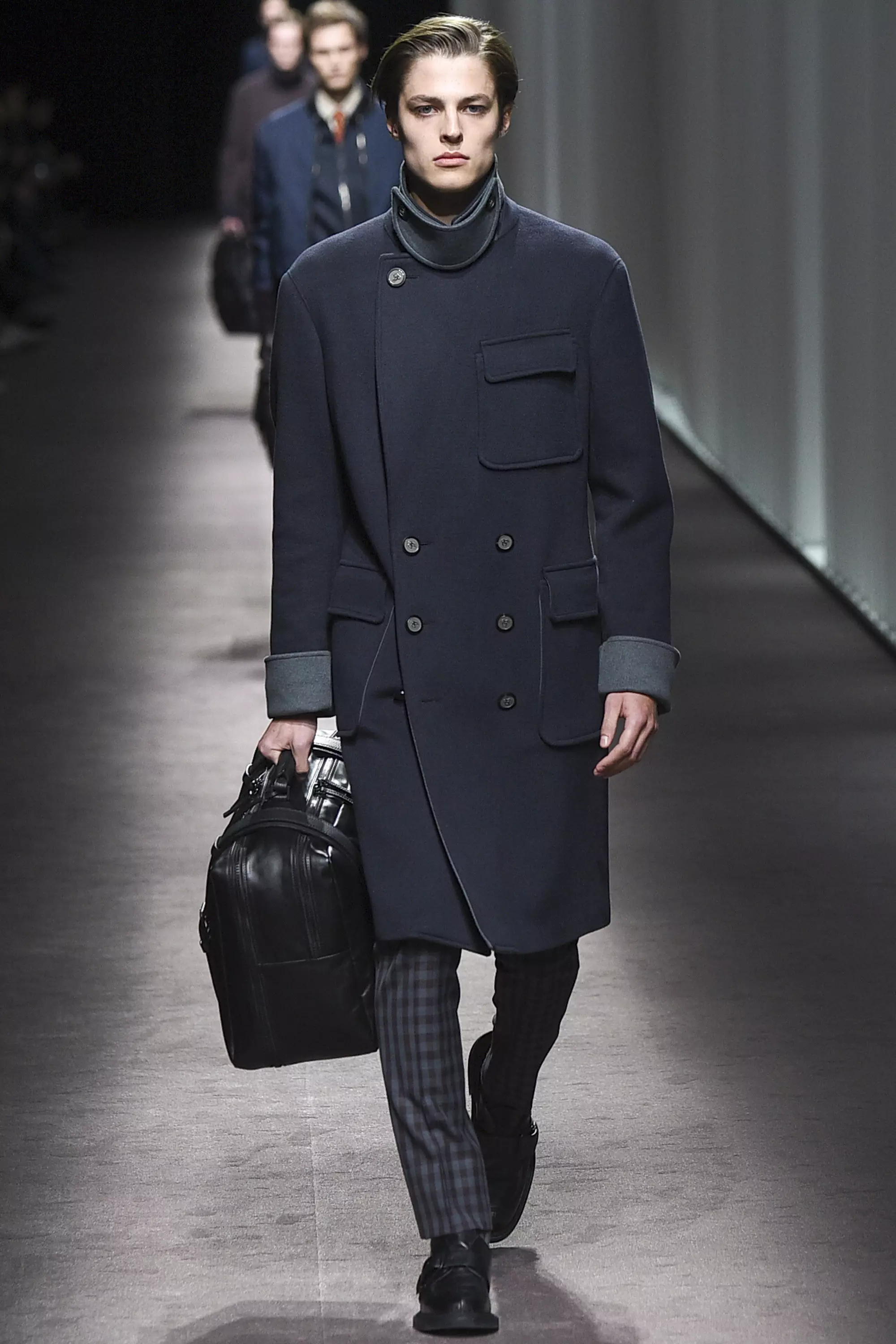 Canali FW 16 မီလန် (၃၅)၊