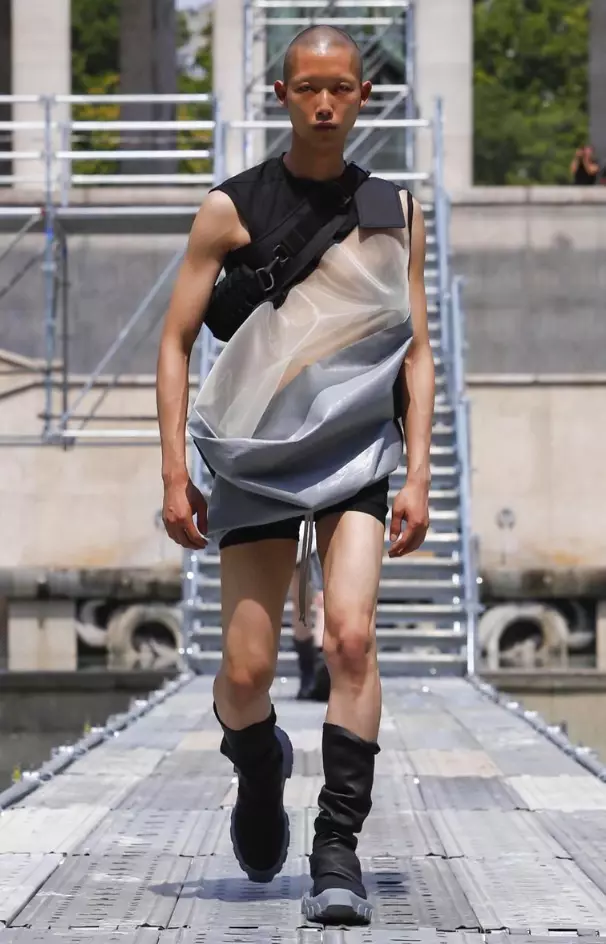 RICK OWENS MENSWEAR orisun omi ooru 2018 PARIS14