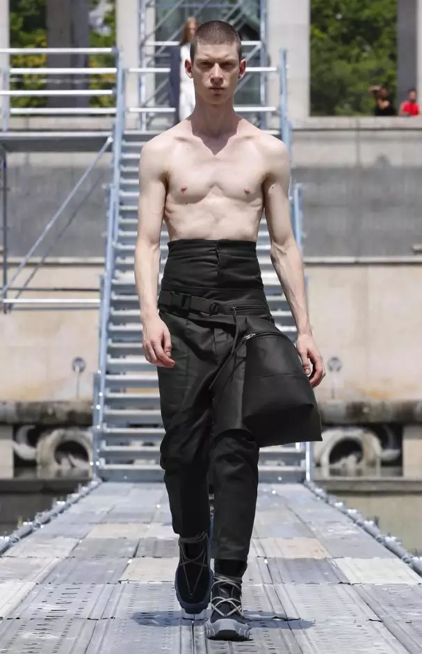 RICK OWENS နွေဦးနွေရာသီ 2018 ပါရီ ၂