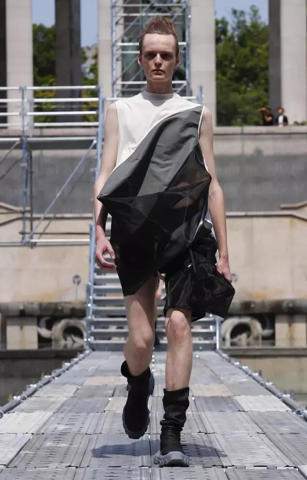 RICK OWENS MIESTEN VAATTEET KEVÄT KESÄ 2018 PARIS20