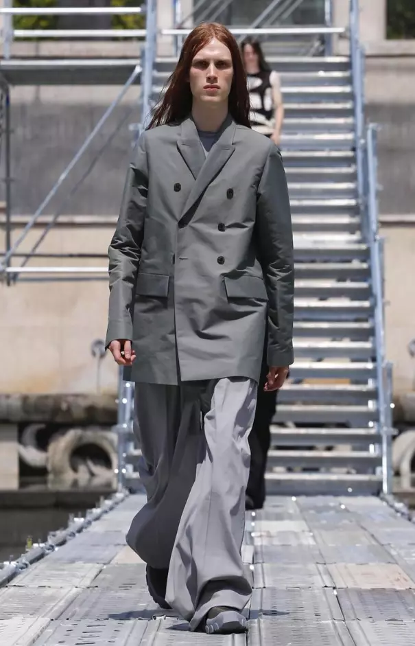 RICK OWENS FÉRFI RUHA, 2018. TAVASZ NYÁR PÁRIS31