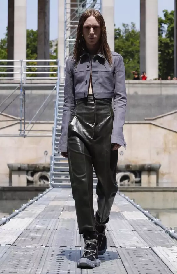 RICK OWENS VESHJE PËR BURRA PRANVERË VERË 2018 PARIS4