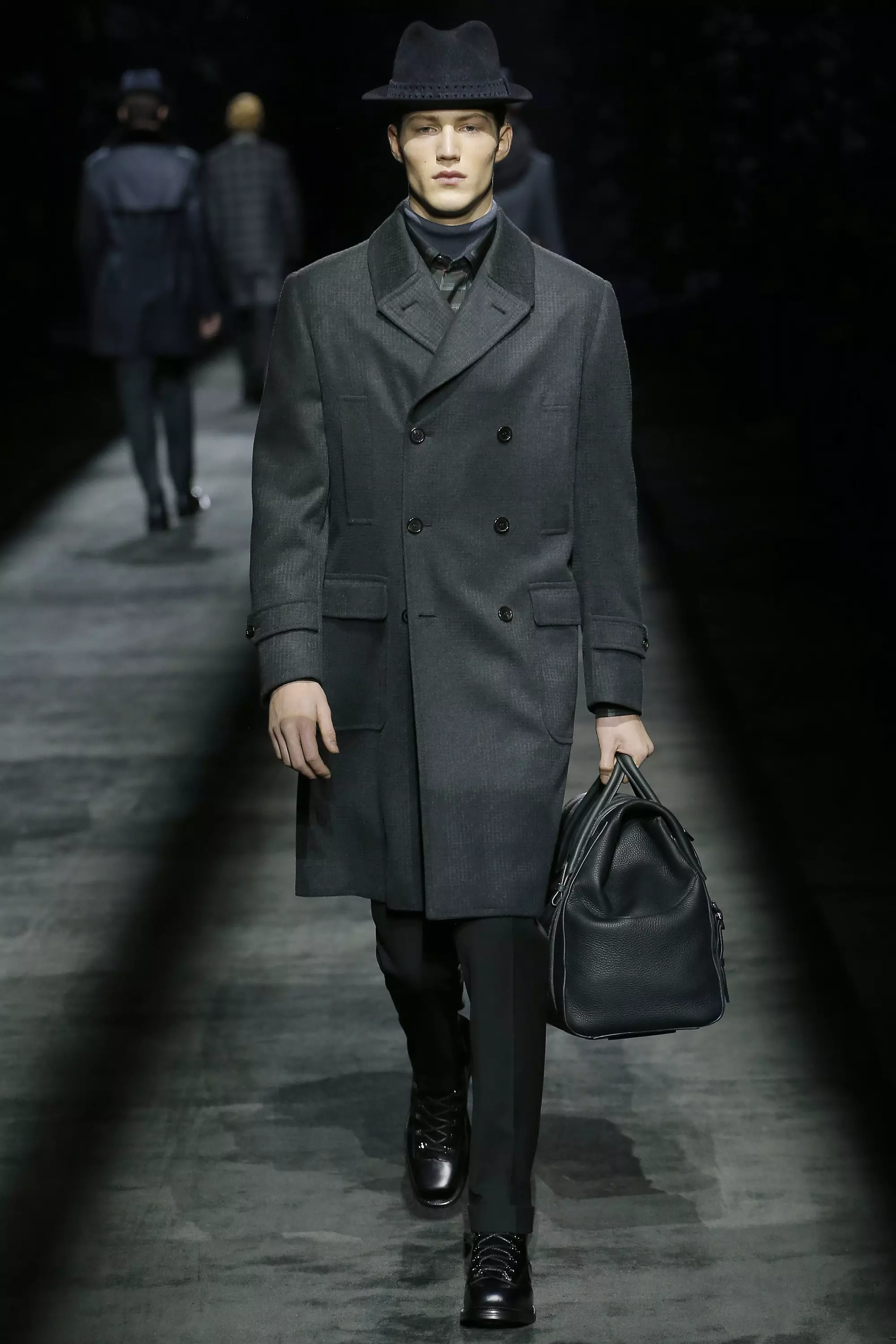 Brioni FW 16 ملان (14)