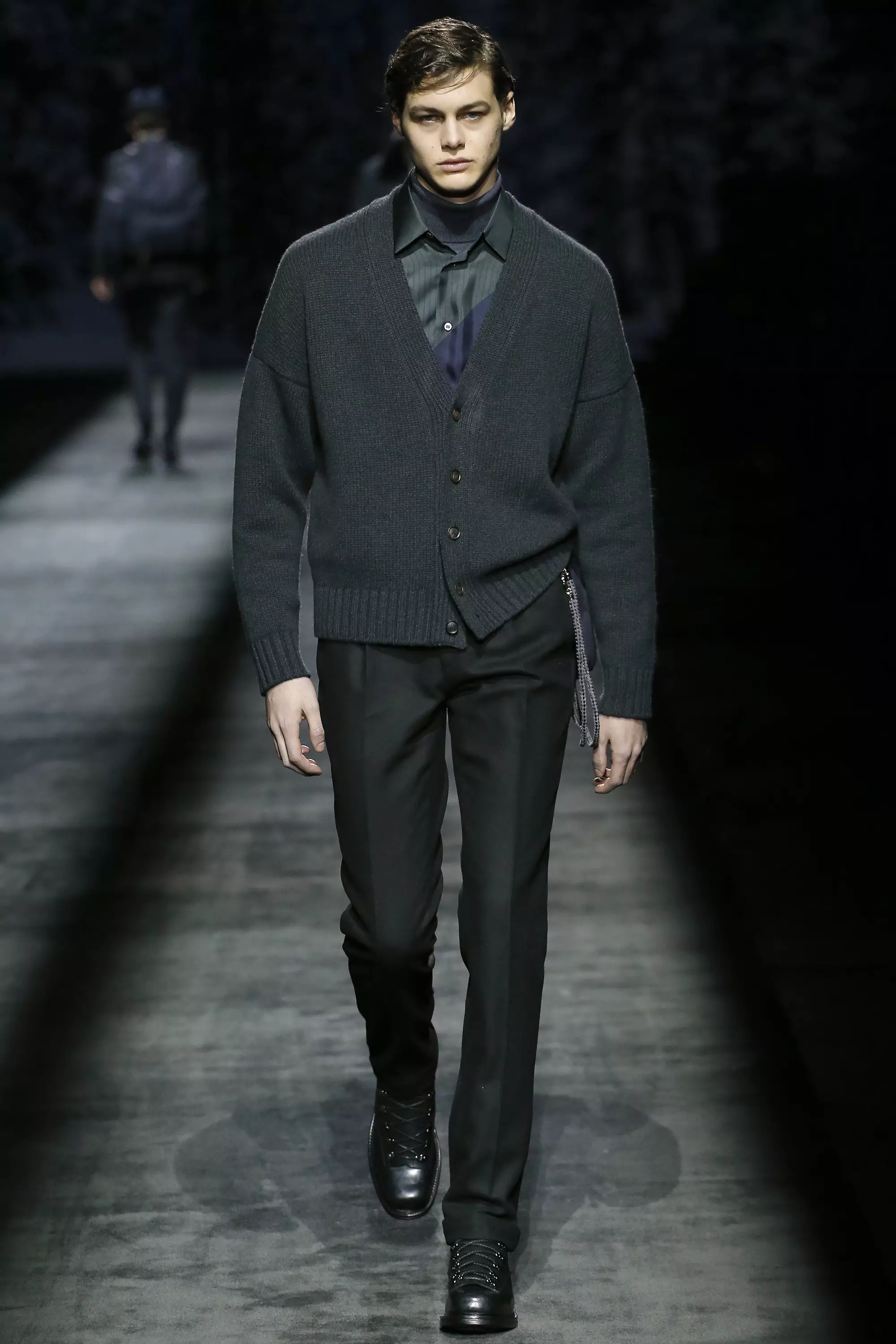 Brioni FW 16 မီလန် (၁၉)၊