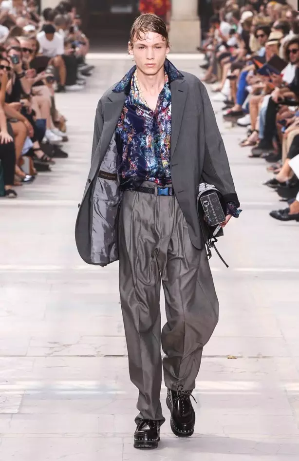 LOUIS VUITTON MENSWEAR פרילינג זומער 2018 פּאַריז21