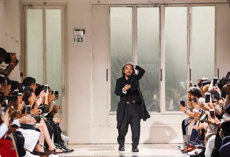 VESHJE PËR BURRA YOHJI YAMAMOTO PRANVERË VERË 2018 PARIS1