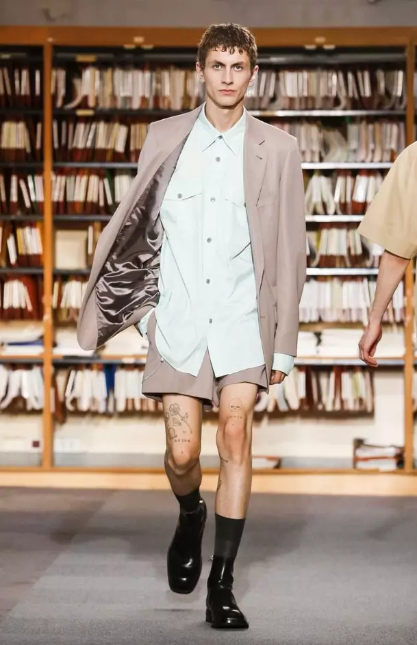 DRIES VAN NOTEN VĪRIEŠU APĢĒRBS PAVASARA VASARAS 2018 PARIS56