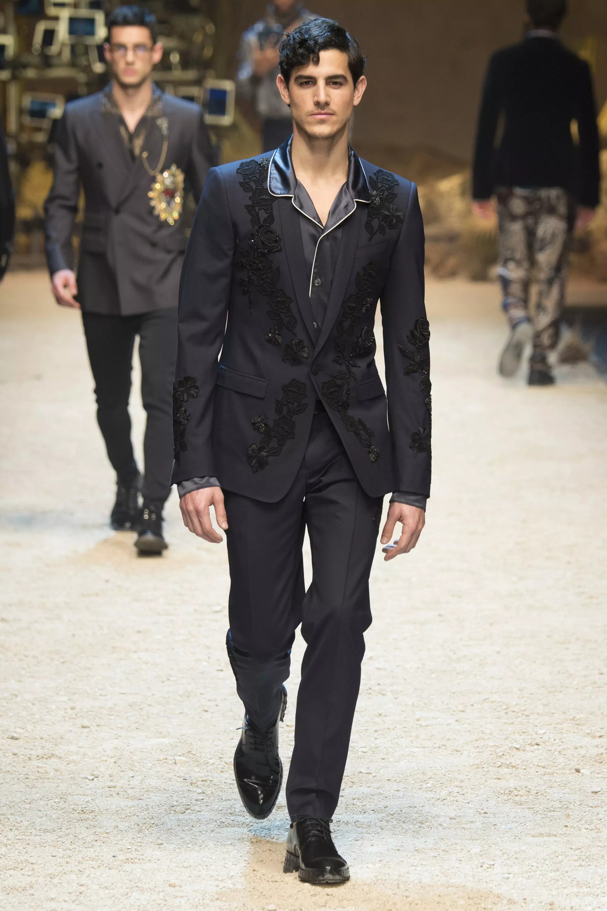 Dolce Gabbana FW 16 میلان (61)