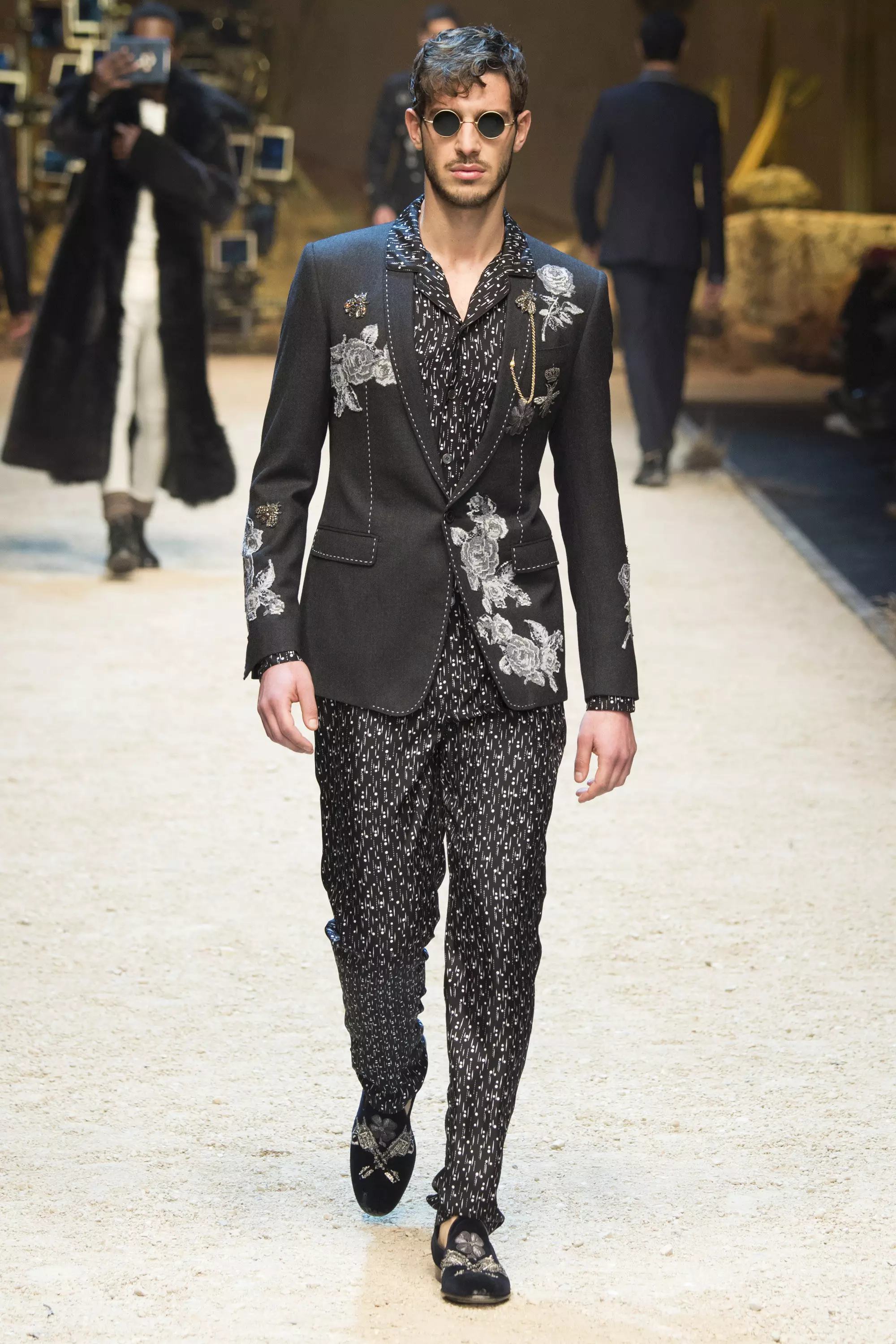 Dolce Gabbana FW 16 ميلان (64)