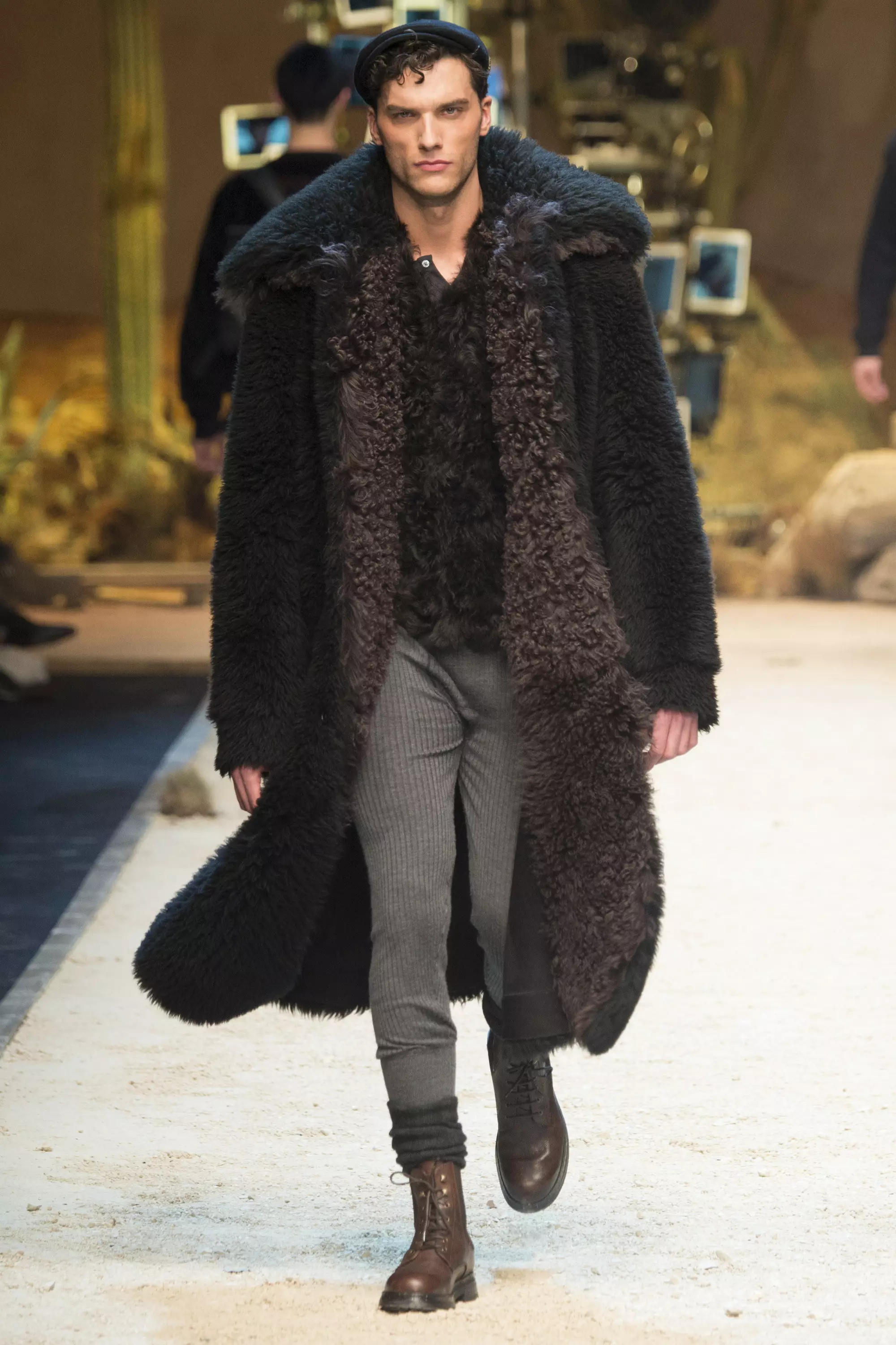 Dolce Gabbana FW 16 Milán (11)