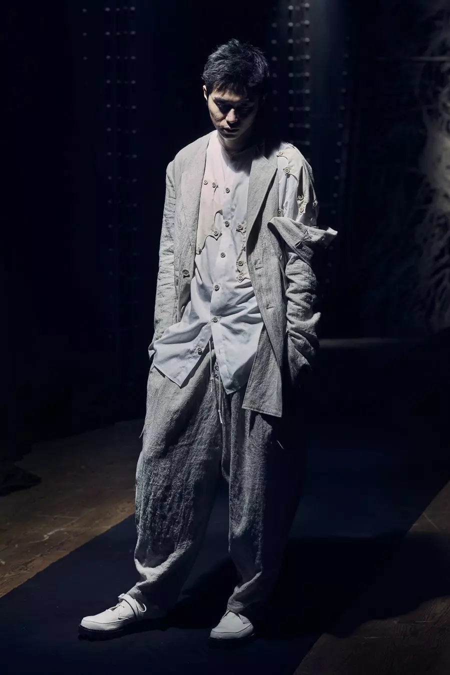 Yohji Yamamoto පිරිමි ඇඳුම් වසන්ත/ගිම්හානය 2021 පැරිස් 54355_23