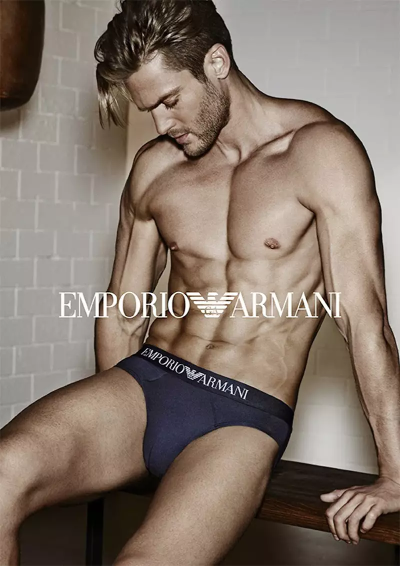 Emporio Armani Underwear esitleb oma 2015. aasta kevad/suvi kampaaniat, mille peaosas on Giampaolo Sgura filmitud Jason Morgan. Ameerika mudeliks oli OBSESSION No.5, mille filmis Daniel Jaems ja see on ka uue Giorgio Armani Acqua di Gio lõhnakampaania esiosa.