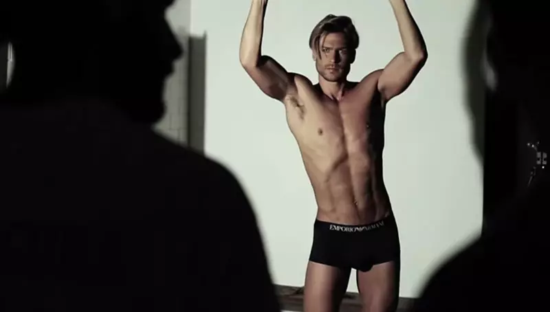 Emporio Armani Underwear esittelee kevät/kesä 2015 kampanjaansa, jonka pääosassa on Giampaolo Sguran kuvaama Jason Morgan. Amerikkalainen malli oli Daniel Jaemsin kuvaama OBSESSION No.5, ja se on myös uuden Giorgio Armani Acqua di Gio -tuoksukampanjan edessä.