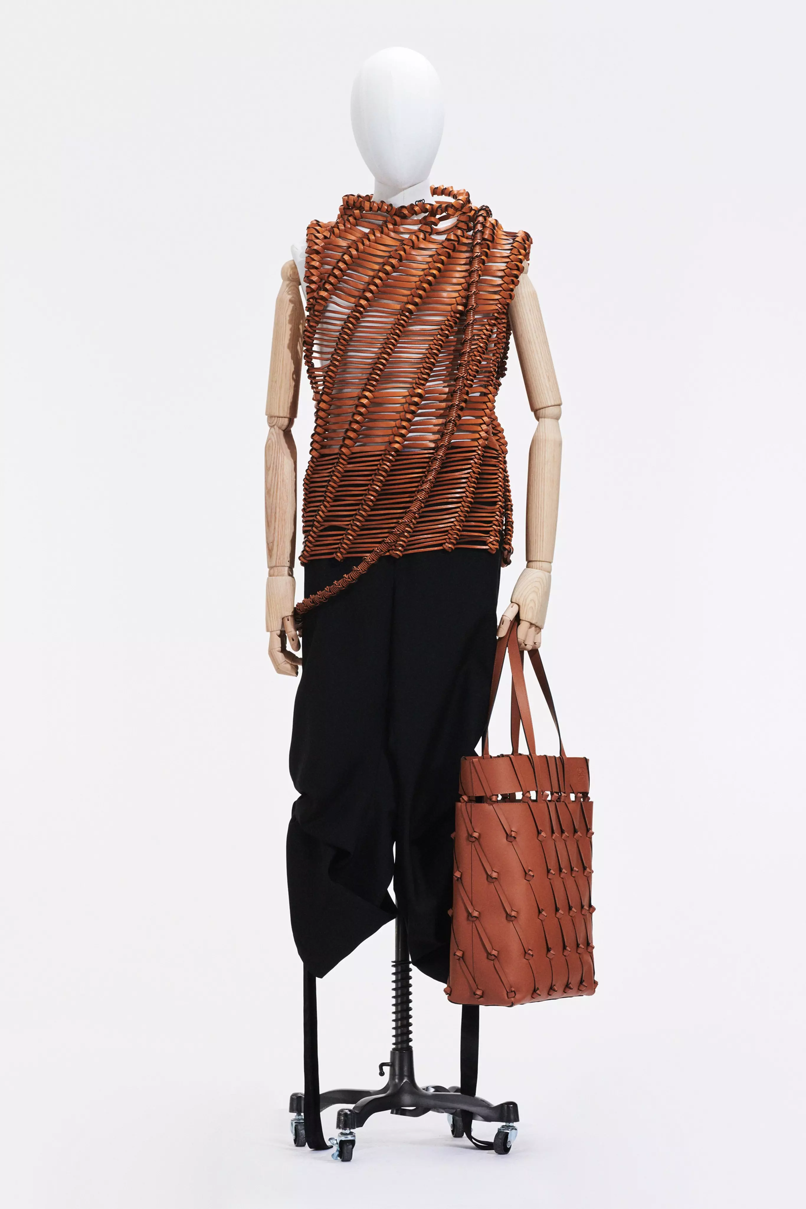 Loewe Menswear ربيع وصيف 2021 باريس 54578_7