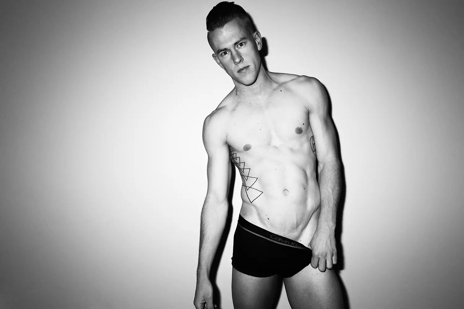 Tom Polson ka Trent Pace for Fashionably Male (4)