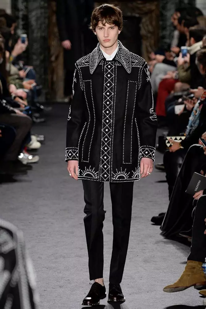 Valentino FW 16 පැරිස් (18)